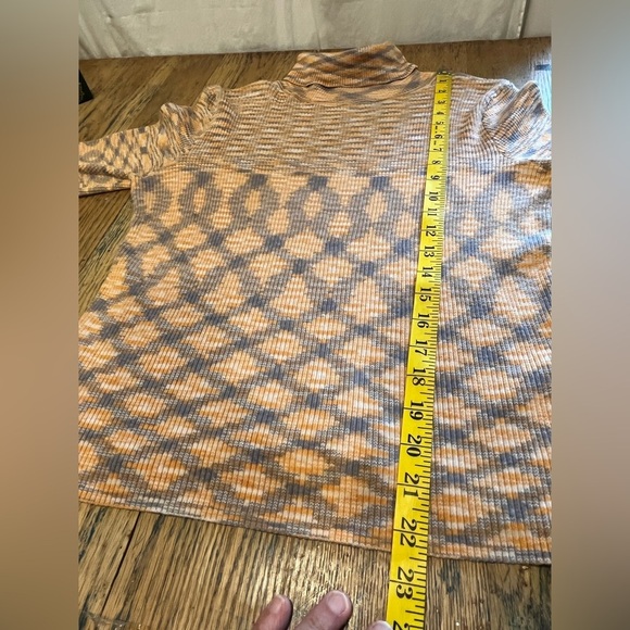 ❣️🧡URBAN OUTFITTERS - L - Geometric Turtleneck Top (NWOT) - Picture 8 of 8